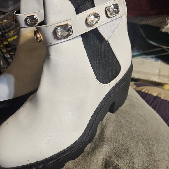 Women's Platform 3/4 White Fashion Ankle boot with Faux Stones - Picture 8 of 15